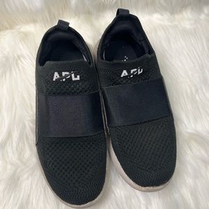 APL shoes